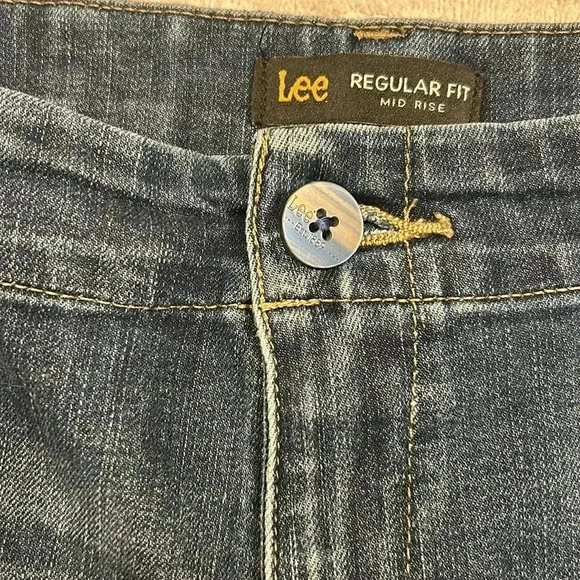 Lee Regular Women Mid Rise Denim Shorts Dark Wash Size 14 Medium - Picture 4 of 8